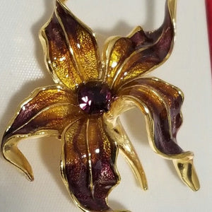 NWOT Amanda Smith Flower Pin Brooch - Sparkle by Melanie Boutique